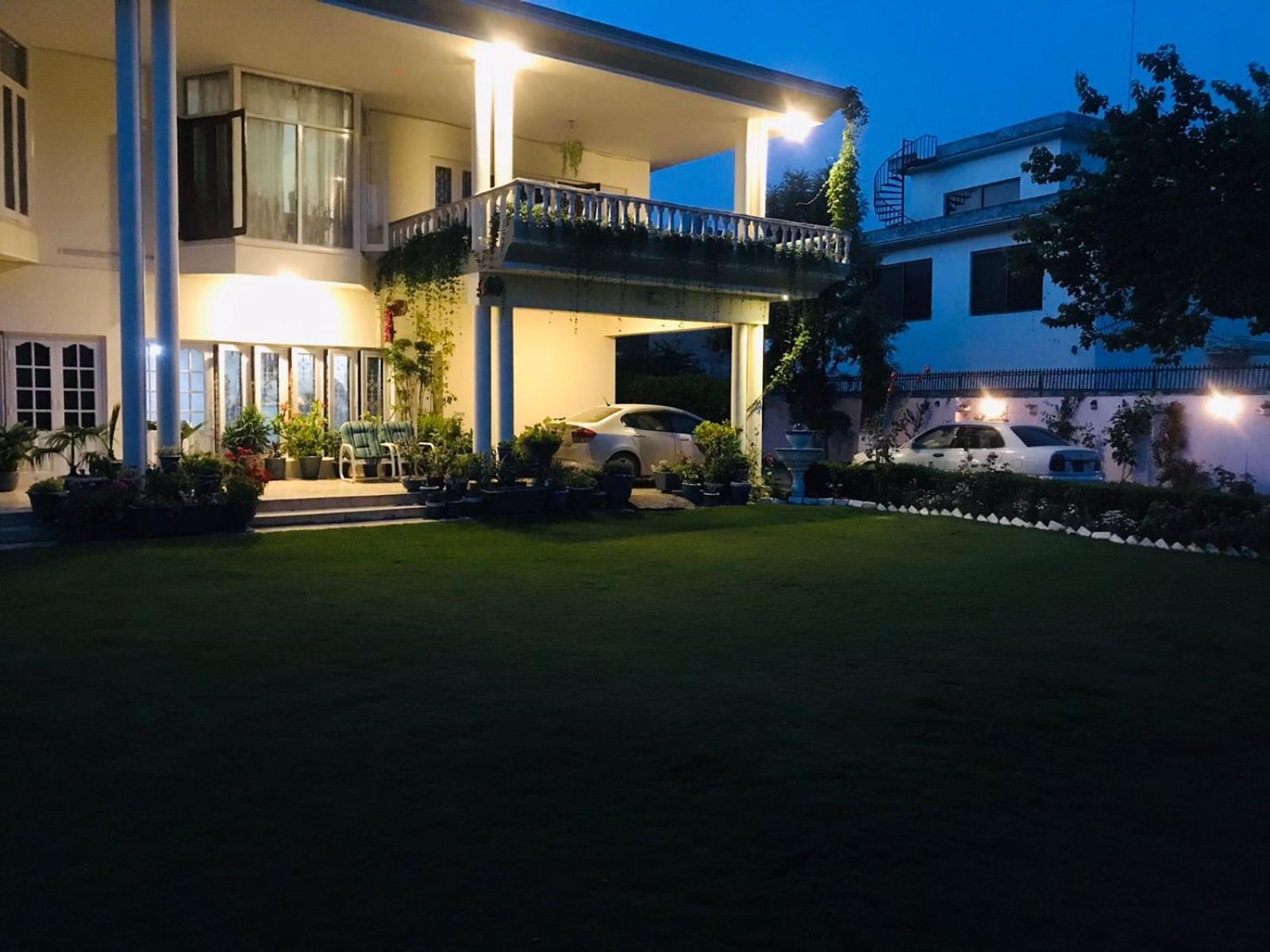 Alaf Laila Guest House Абботтабад Екстер'єр фото