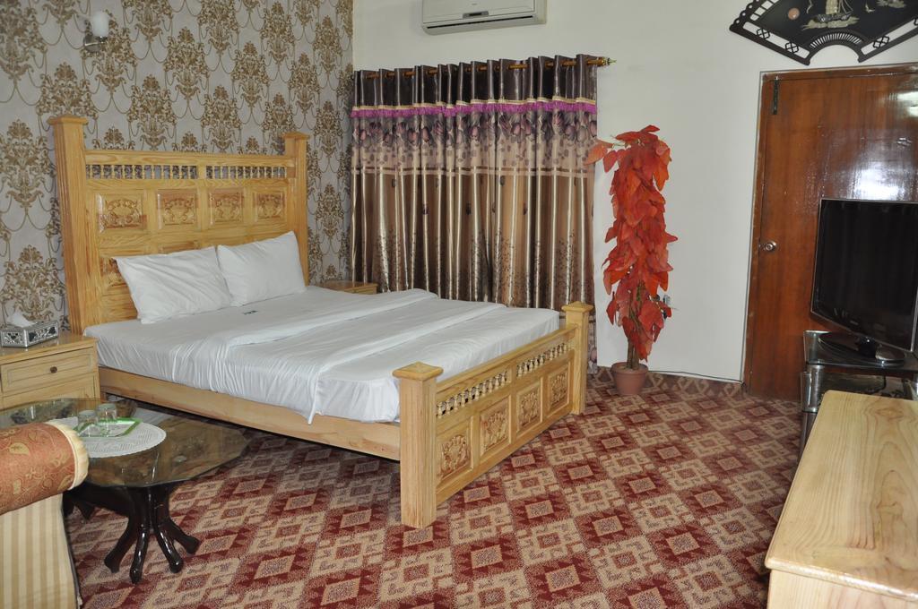 Alaf Laila Guest House Абботтабад Екстер'єр фото